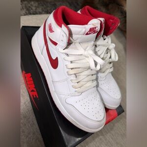 Air Jordan 1 Retro High OG "Metallic Red"